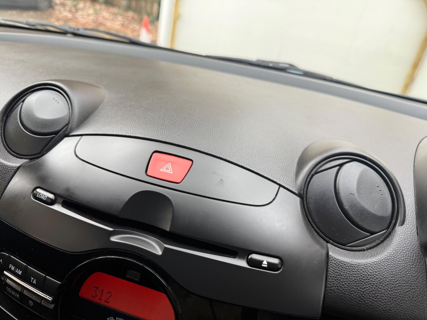 Used Mazda Mazda2 2012 for sale - 76823720: Photo 42