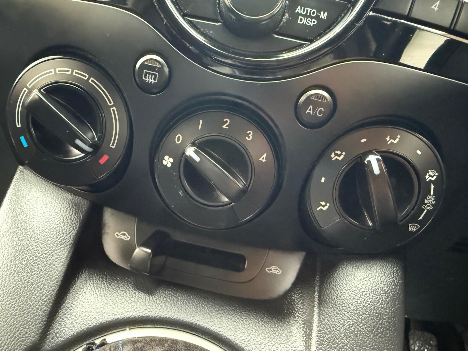 Used Mazda Mazda2 2012 for sale - 76823720: Photo 46