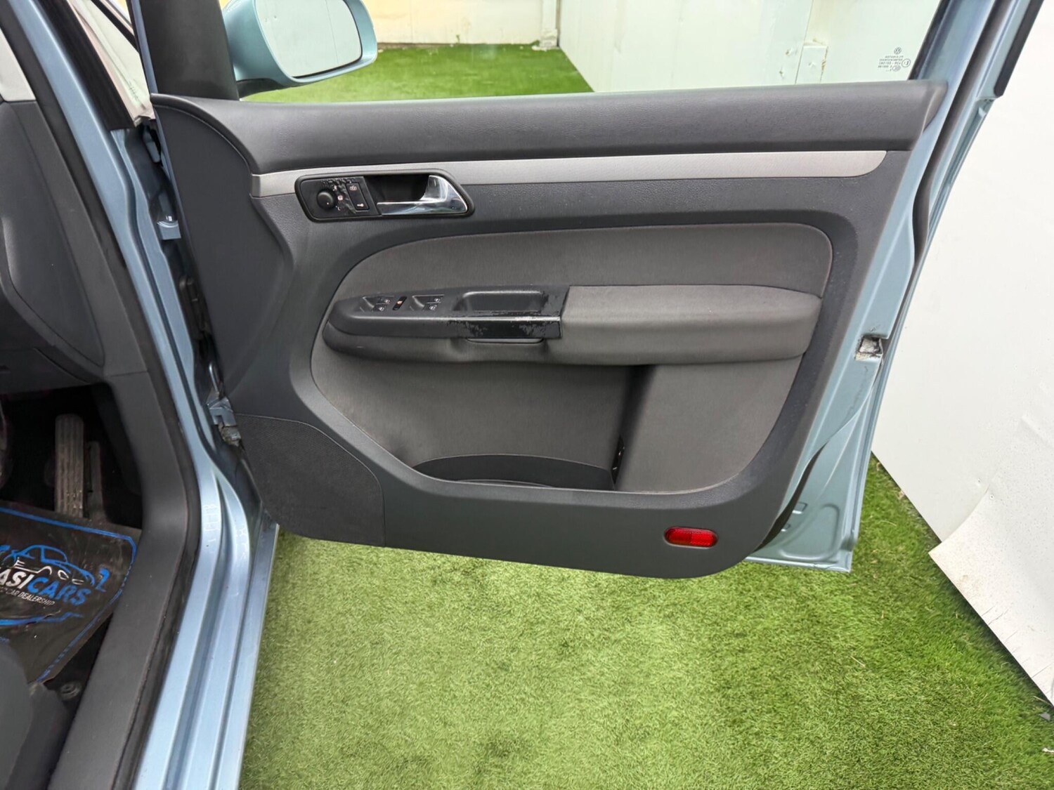 Used Volkswagen Touran 2006 for sale - 77940142: Photo 17