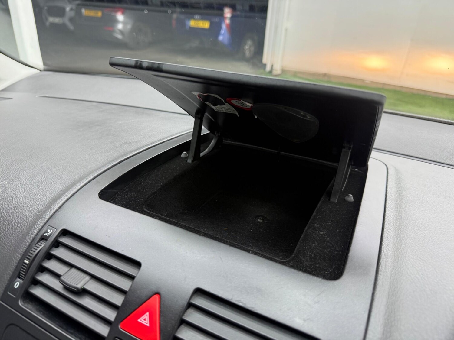 Used Volkswagen Touran 2006 for sale - 77940142: Photo 45