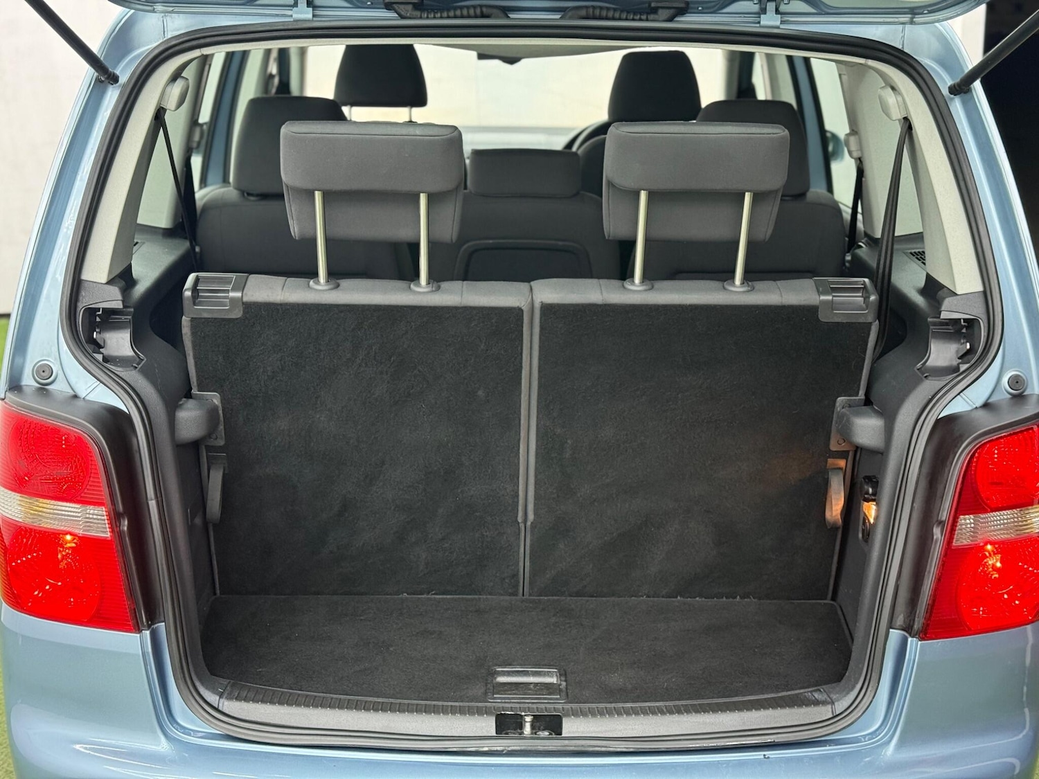 Used Volkswagen Touran 2006 for sale - 77940142: Photo 8