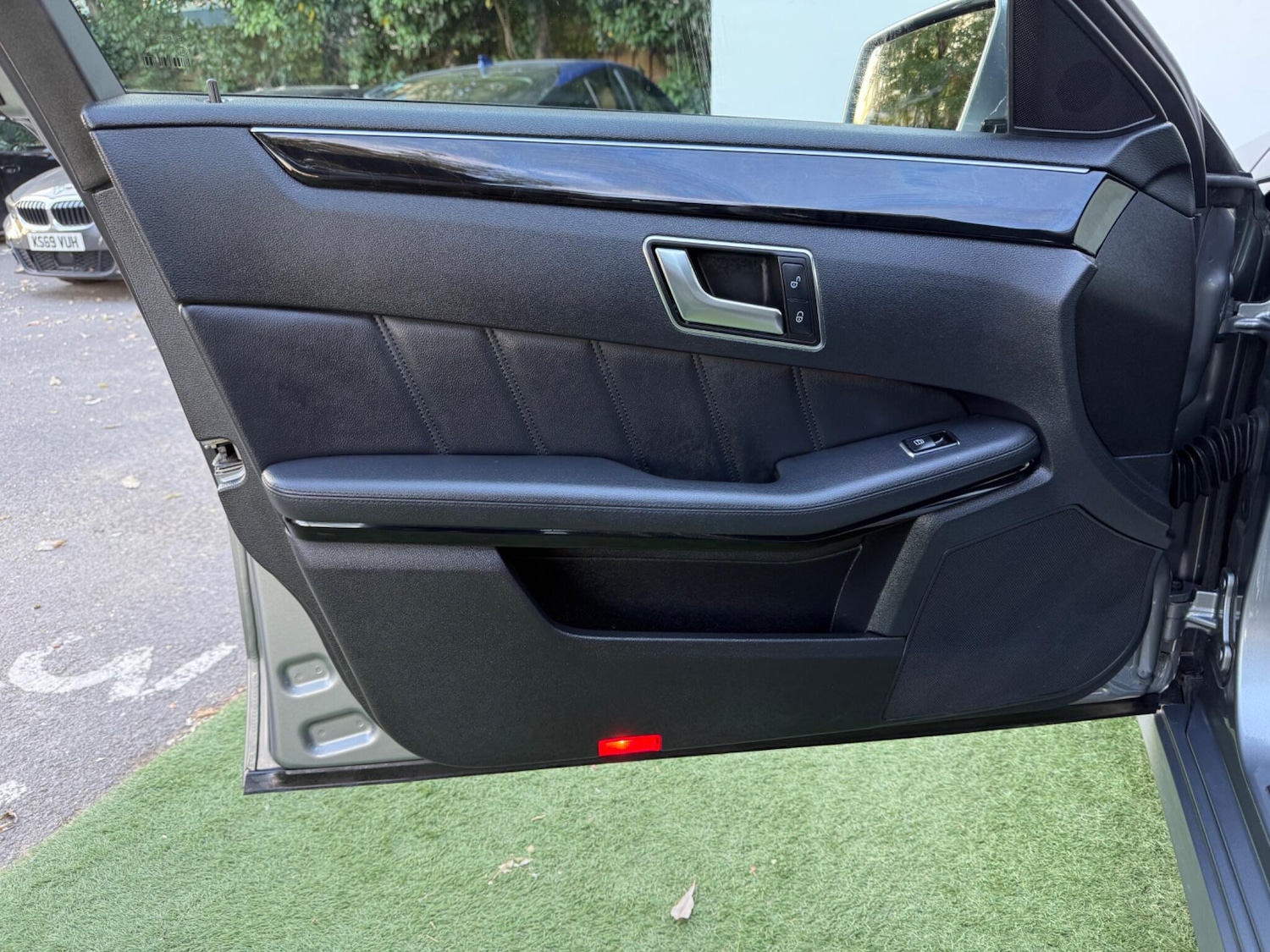 Used Mercedes-Benz E Class 2012 for sale - 76246625: Photo 27