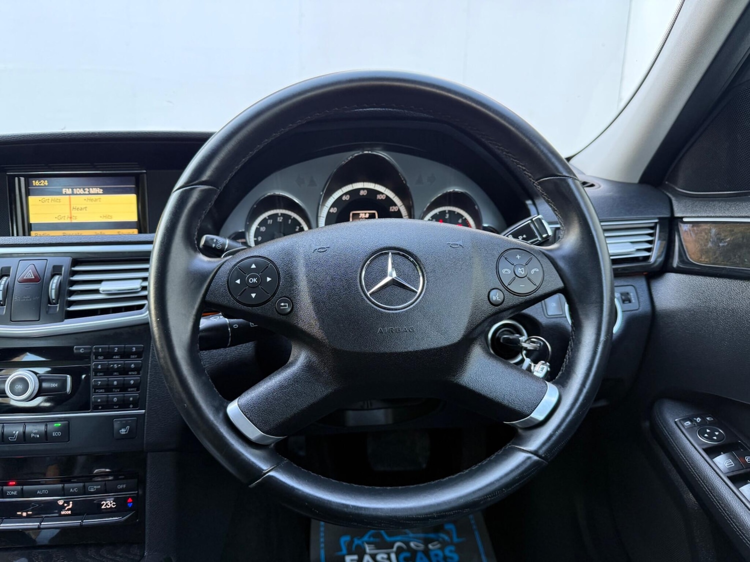 Used Mercedes-Benz E Class 2012 for sale - 76246625: Photo 32
