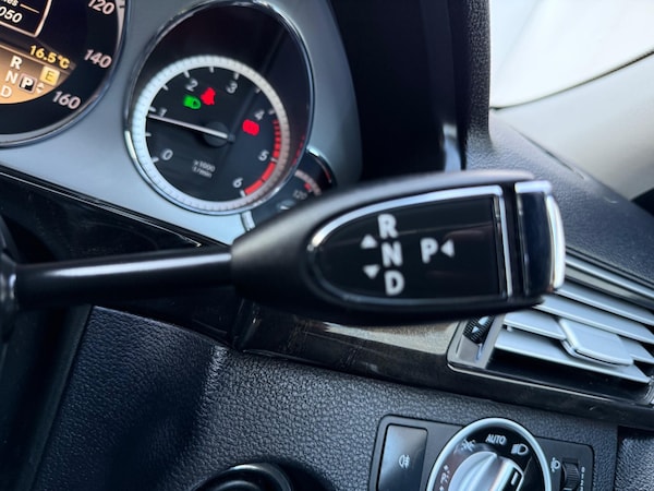 Used Mercedes-Benz E Class 2012 for sale - 76246625: Photo 37