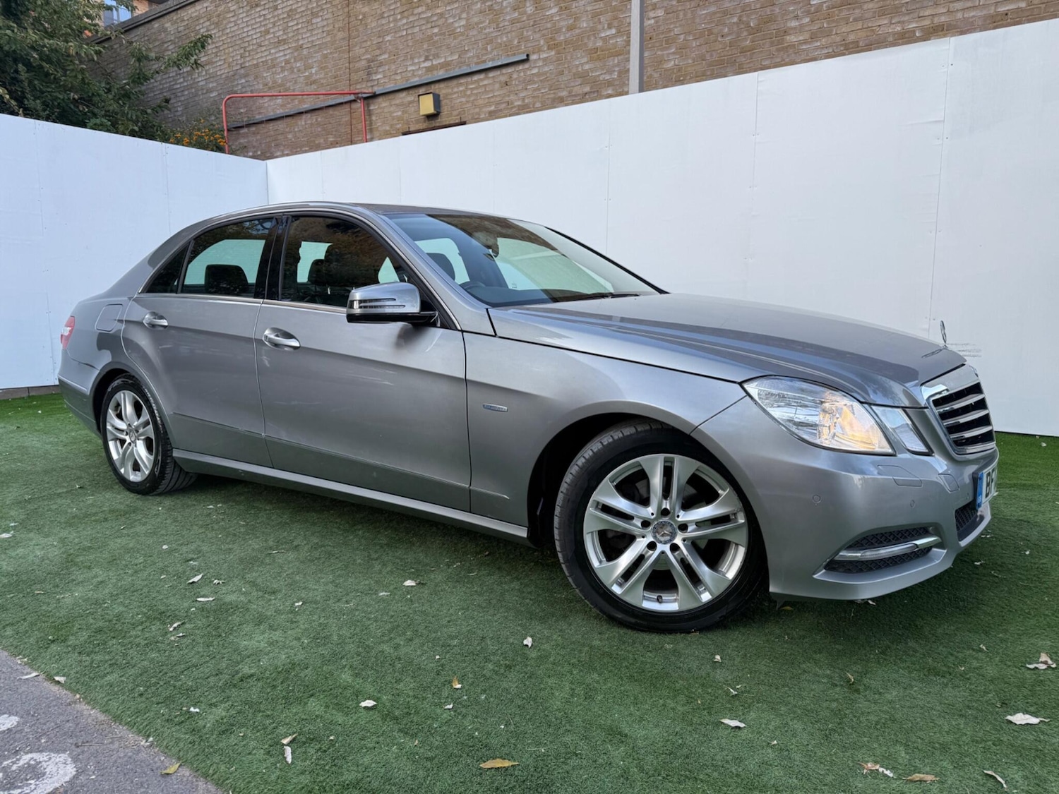 Used Mercedes-Benz E Class 2012 for sale - 76246625: Photo 4