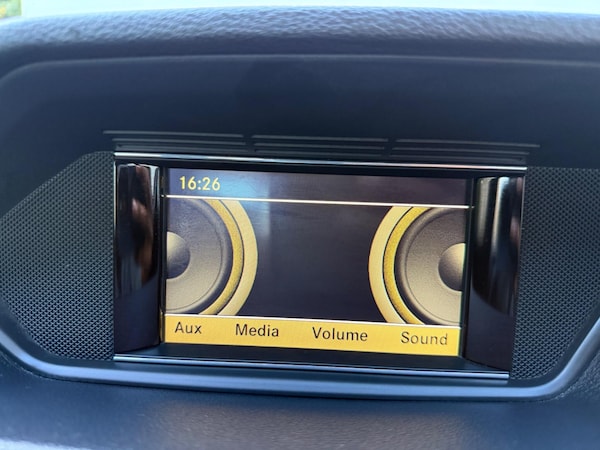 Used Mercedes-Benz E Class 2012 for sale - 76246625: Photo 44