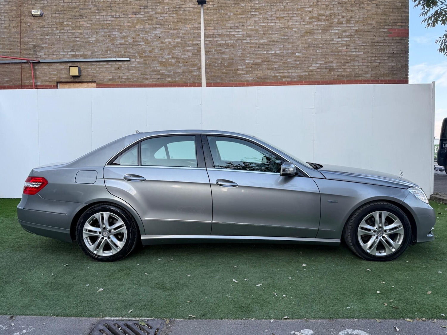 Used Mercedes-Benz E Class 2012 for sale - 76246625: Photo 5