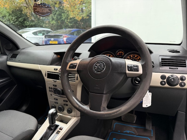 Used Vauxhall Astra 2008 for sale - 76315033: Photo 2