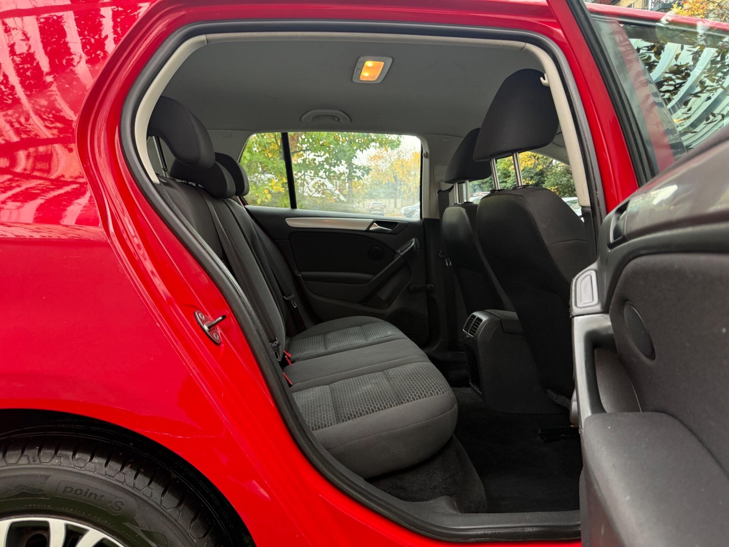 Used Volkswagen Golf 2010 for sale - 76408394: Photo 17