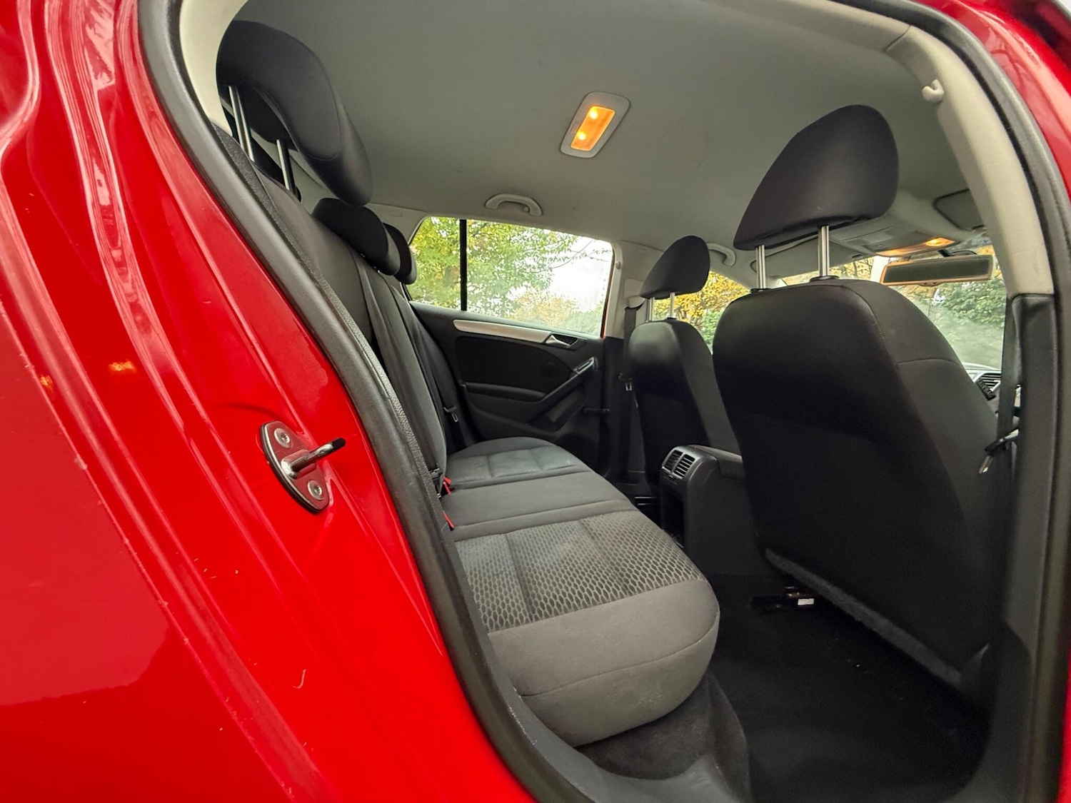 Used Volkswagen Golf 2010 for sale - 76408394: Photo 18