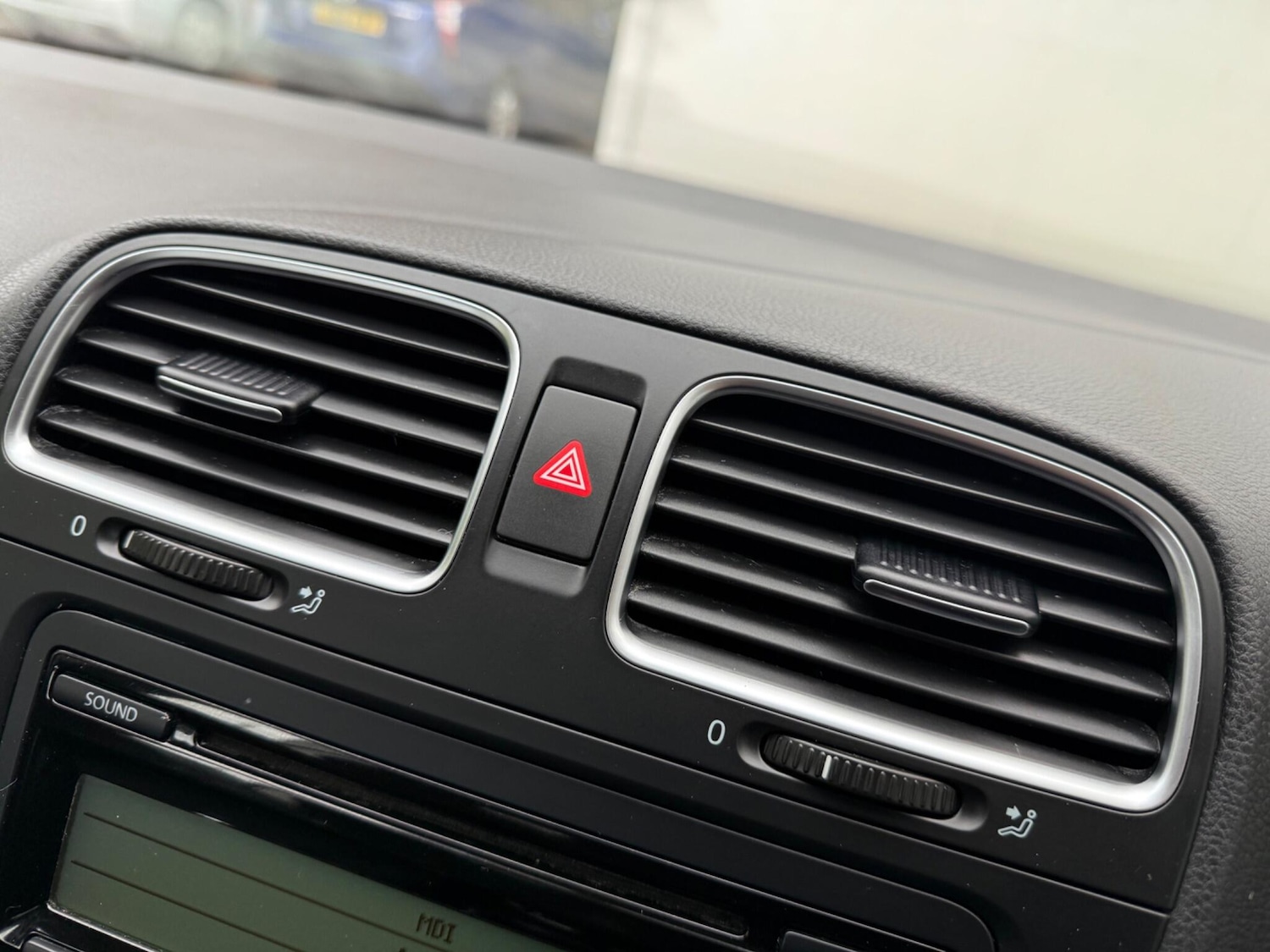 Used Volkswagen Golf 2010 for sale - 76408394: Photo 40