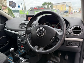 Used Renault Clio 2010 for sale - 75198789: Photo