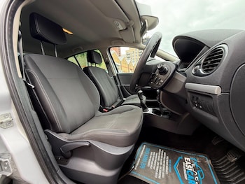 Used Renault Clio 2010 for sale - 75198789: Photo