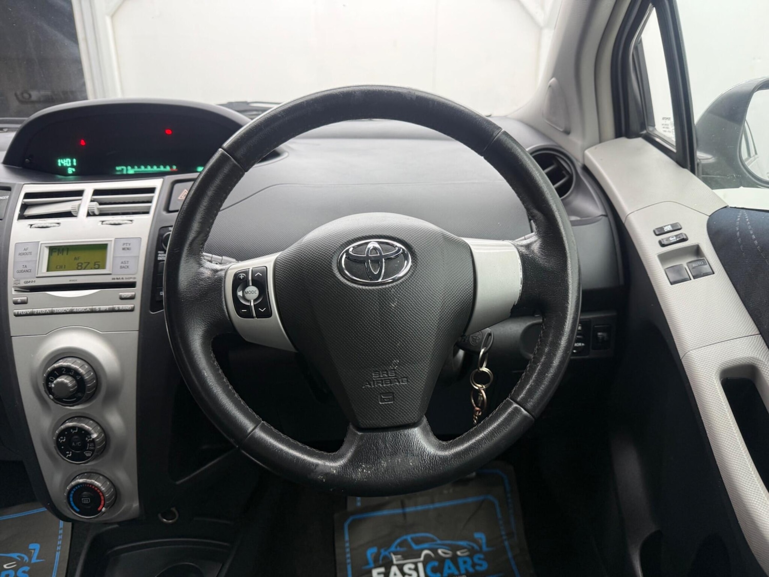 Used Toyota Yaris 2007 for sale - 77320433: Photo 32