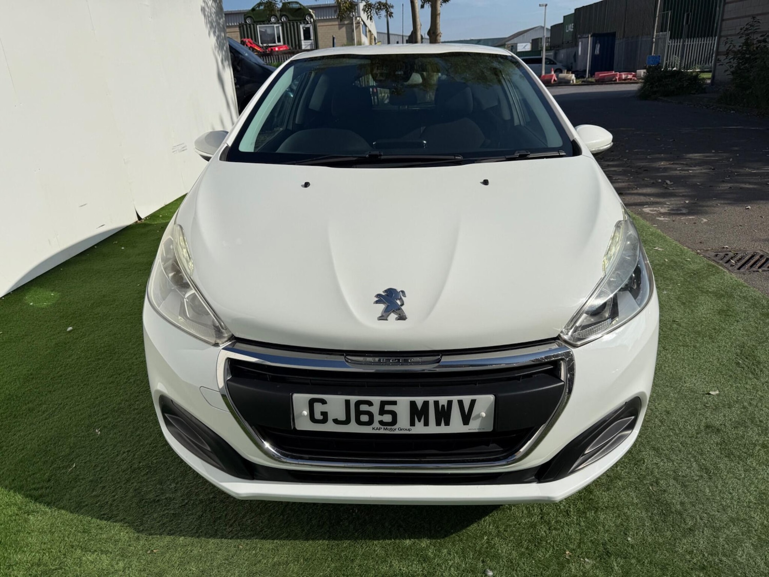 Used Peugeot 208 2015 for sale - 76689439: Photo 12