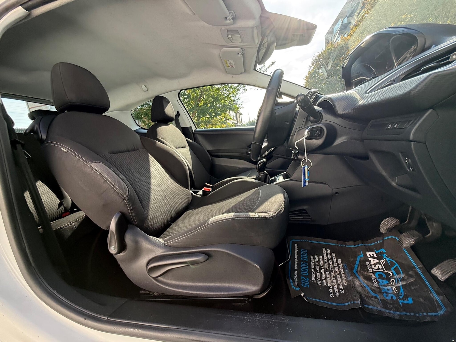 Used Peugeot 208 2015 for sale - 76689439: Photo 16