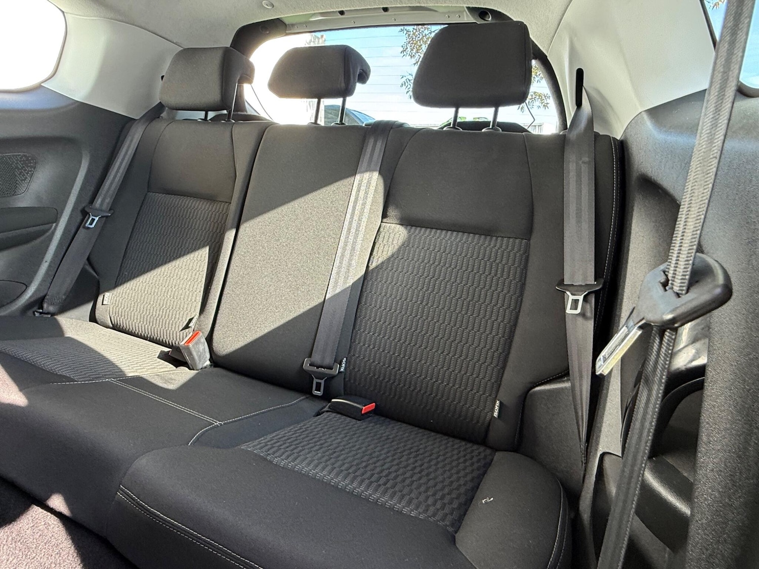 Used Peugeot 208 2015 for sale - 76689439: Photo 23