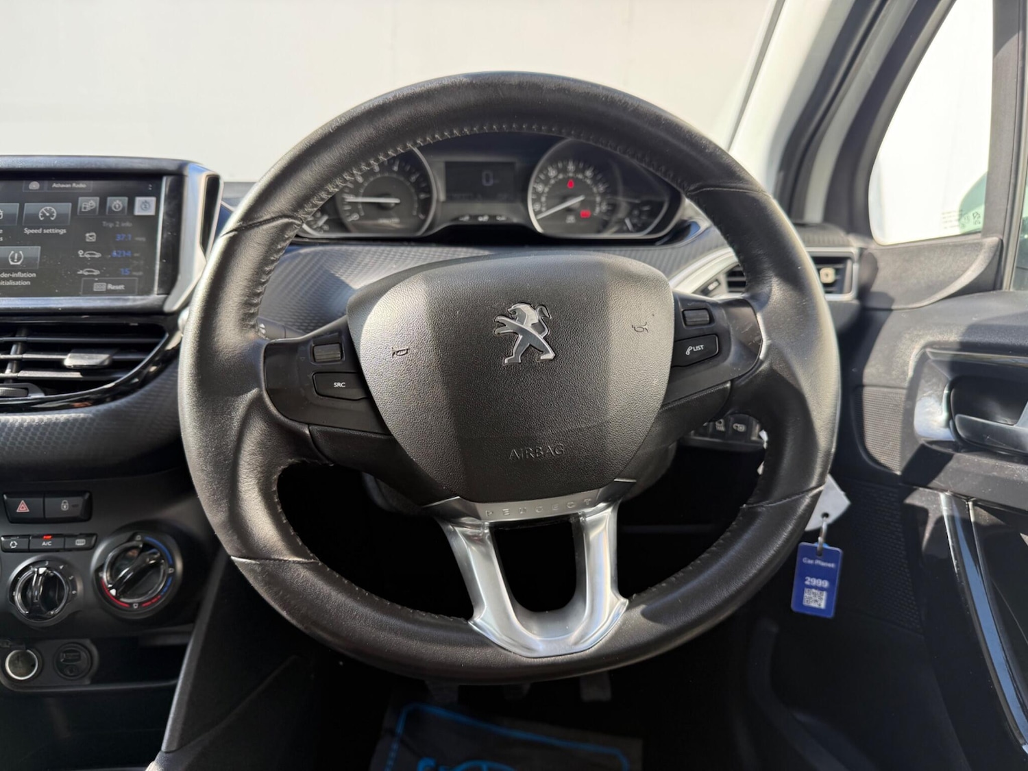 Used Peugeot 208 2015 for sale - 76689439: Photo 28