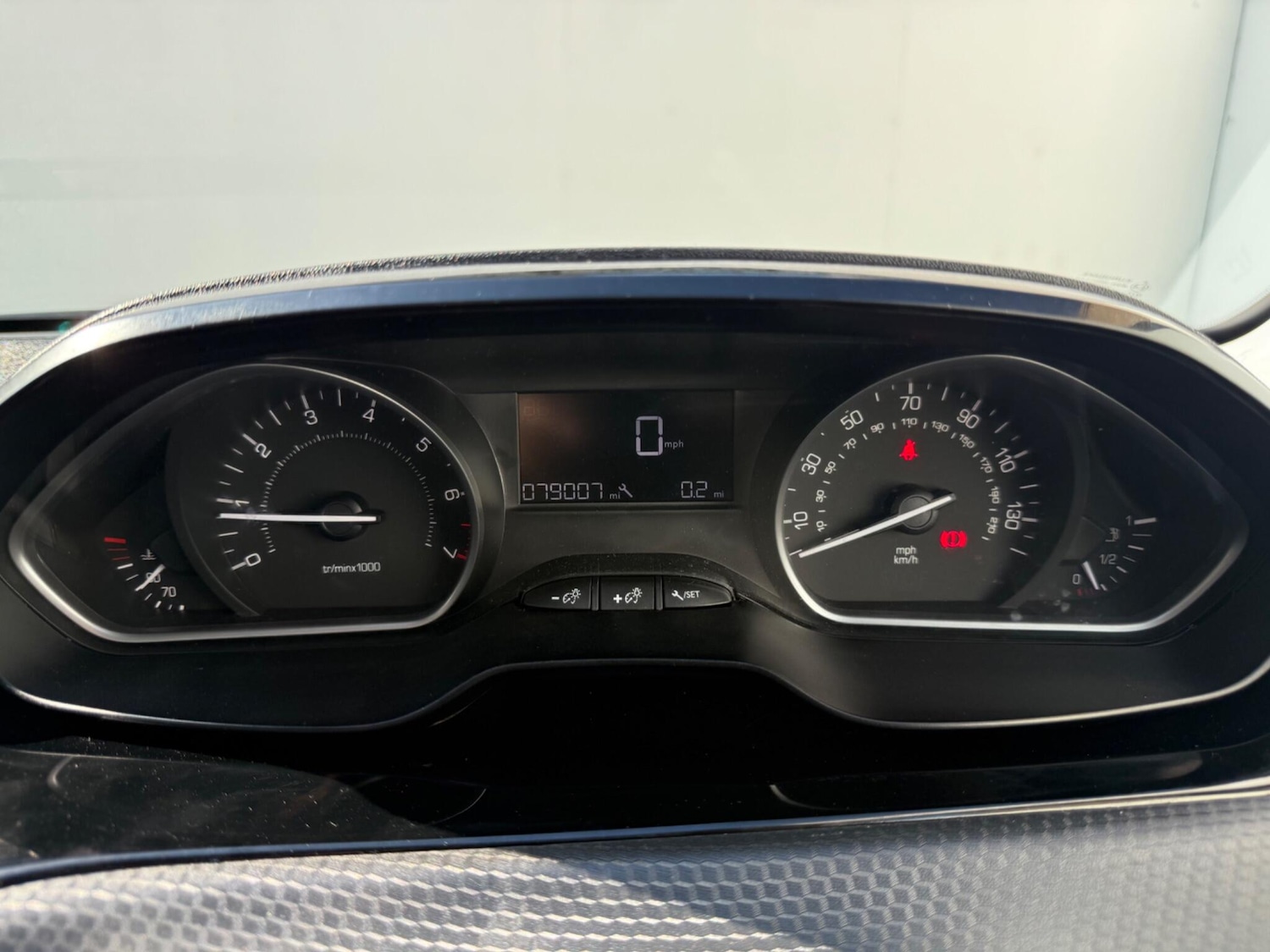 Used Peugeot 208 2015 for sale - 76689439: Photo 29