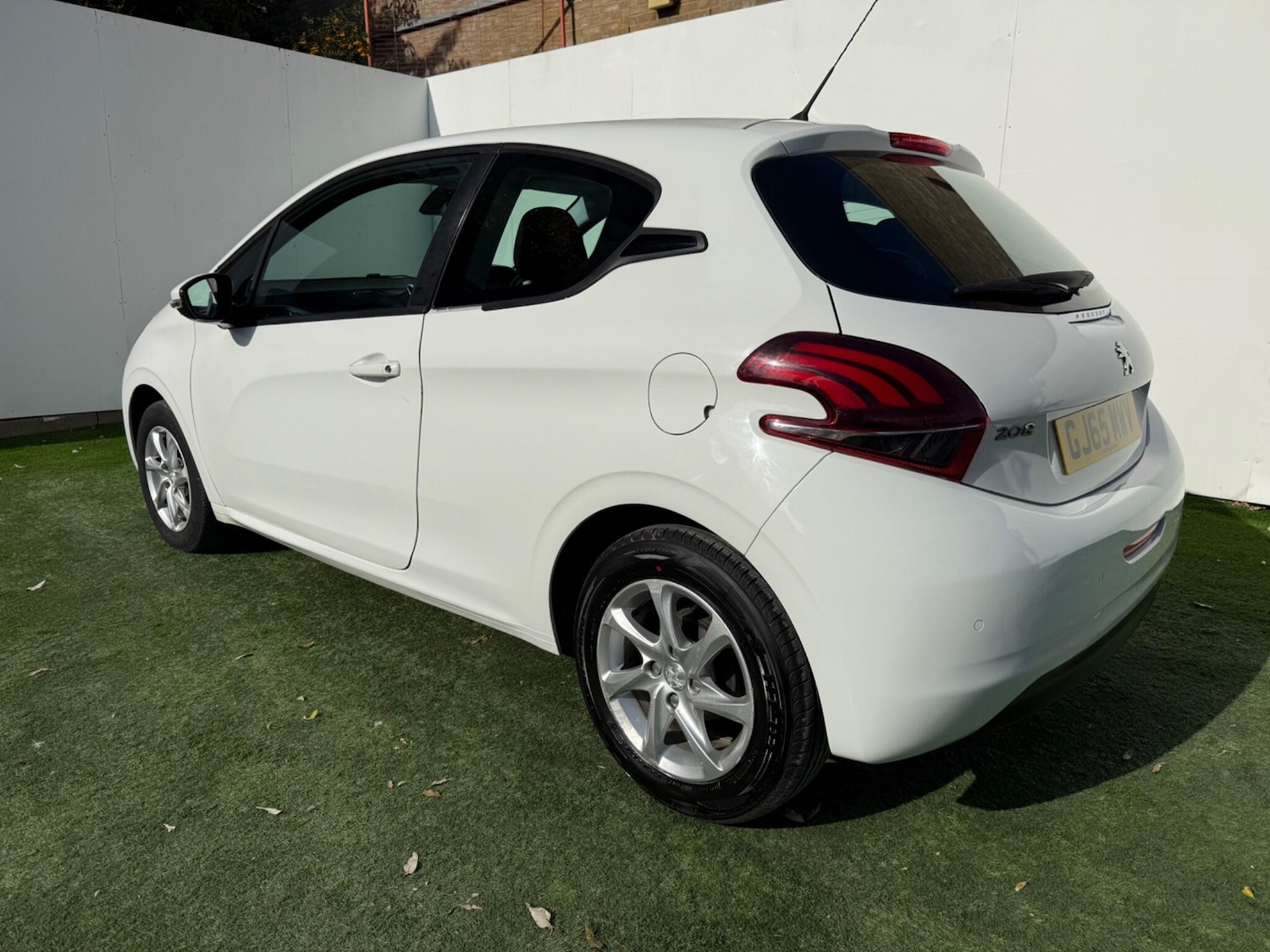 Used Peugeot 208 2015 for sale - 76689439: Photo 9