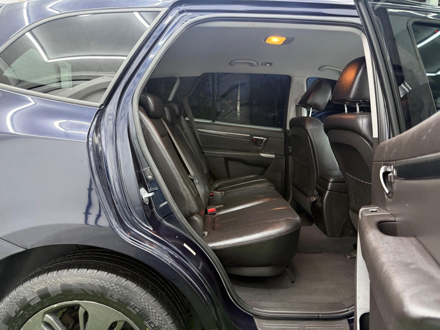 Used Hyundai Santa Fe 2012 for sale - 77633030: Photo 17