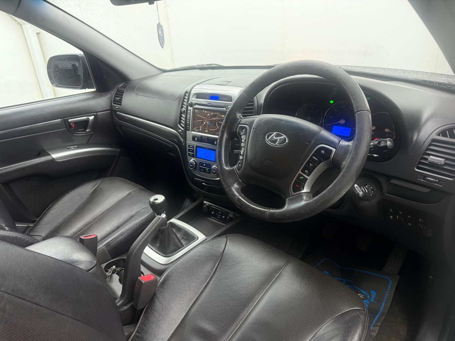 Used Hyundai Santa Fe 2012 for sale - 77633030: Photo 3