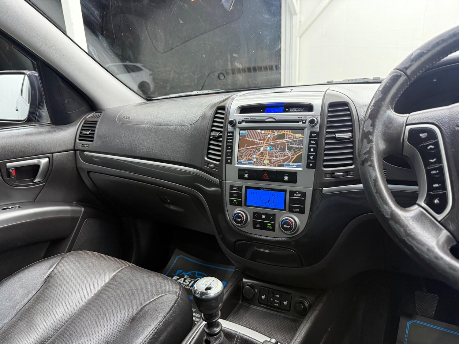 Used Hyundai Santa Fe 2012 for sale - 77633030: Photo 61