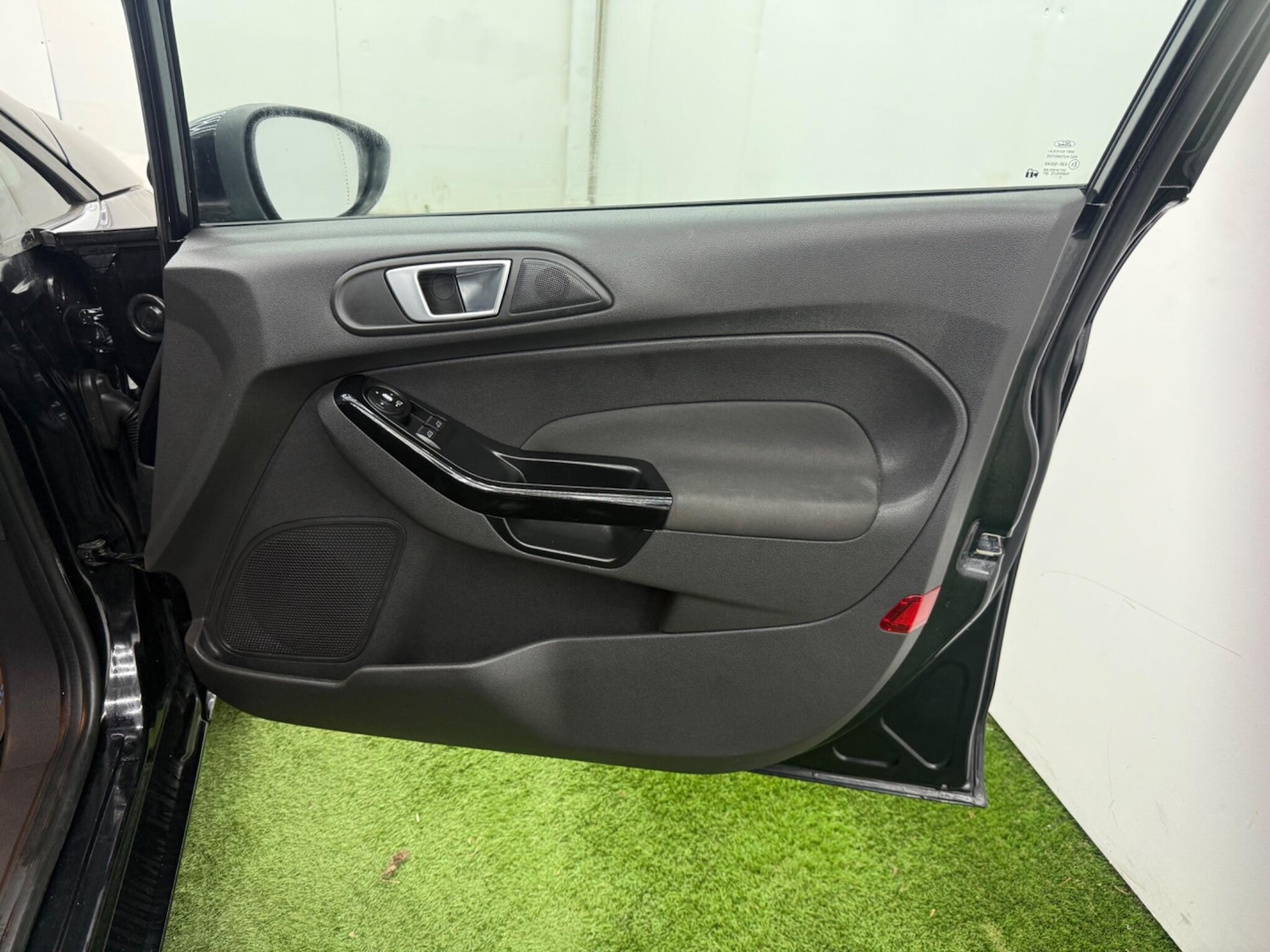 Used Ford Fiesta 2014 for sale - 77097618: Photo 17