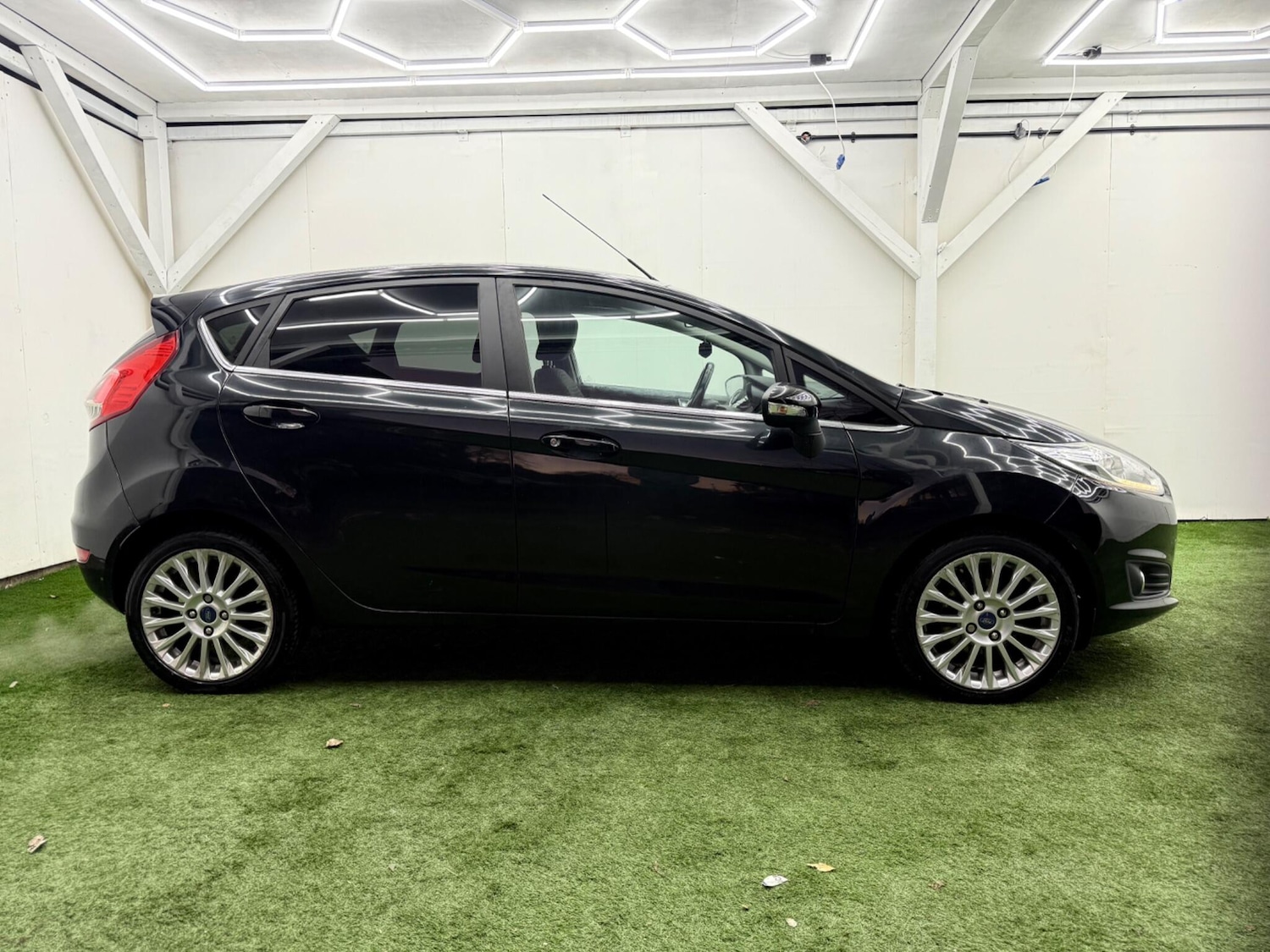 Used Ford Fiesta 2014 for sale - 77097618: Photo 5