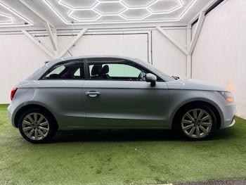 Used Audi A1 2011 for sale - 77478875: Photo