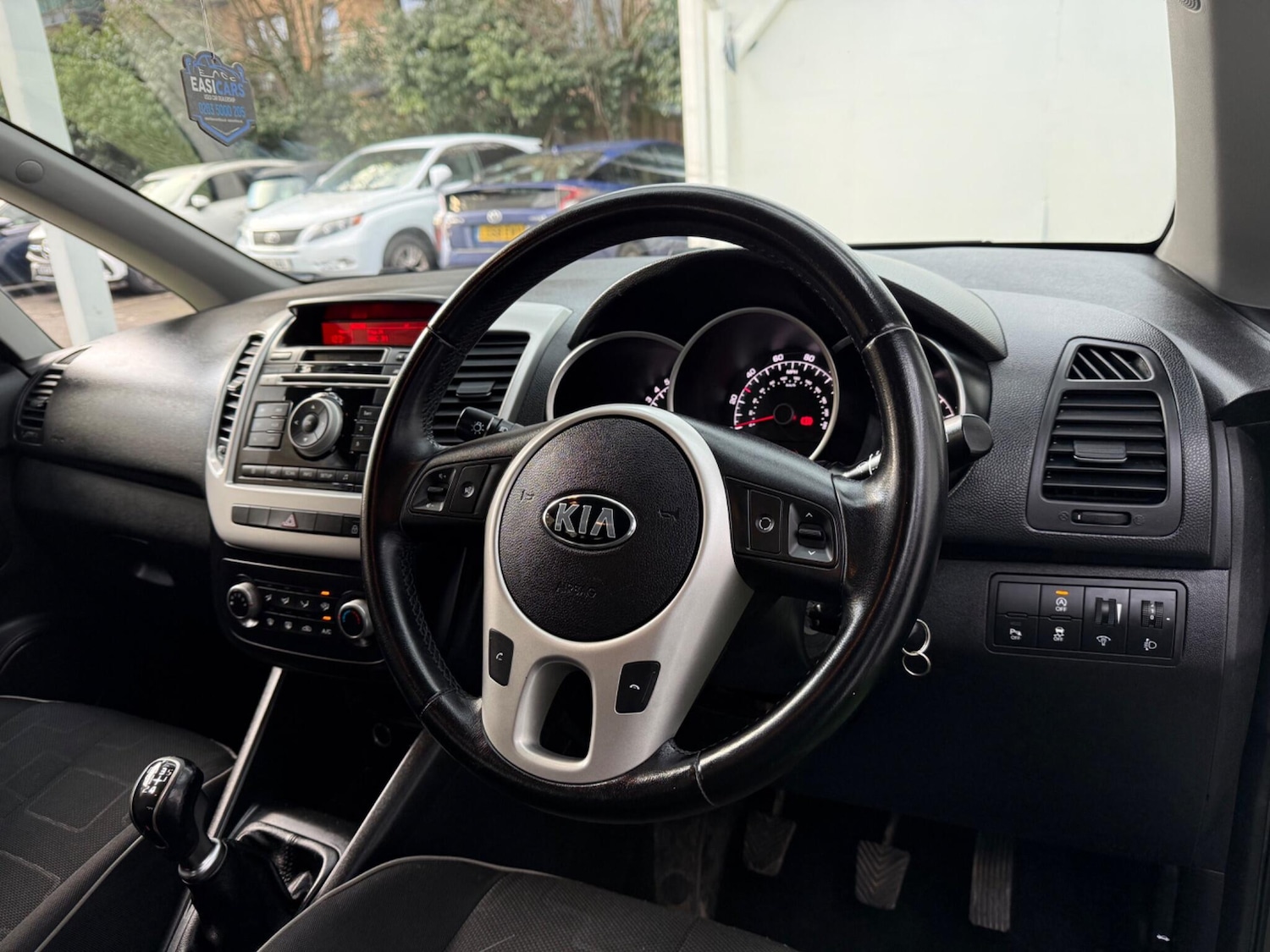 Used Kia Venga 2015 for sale - 77130882: Photo 2