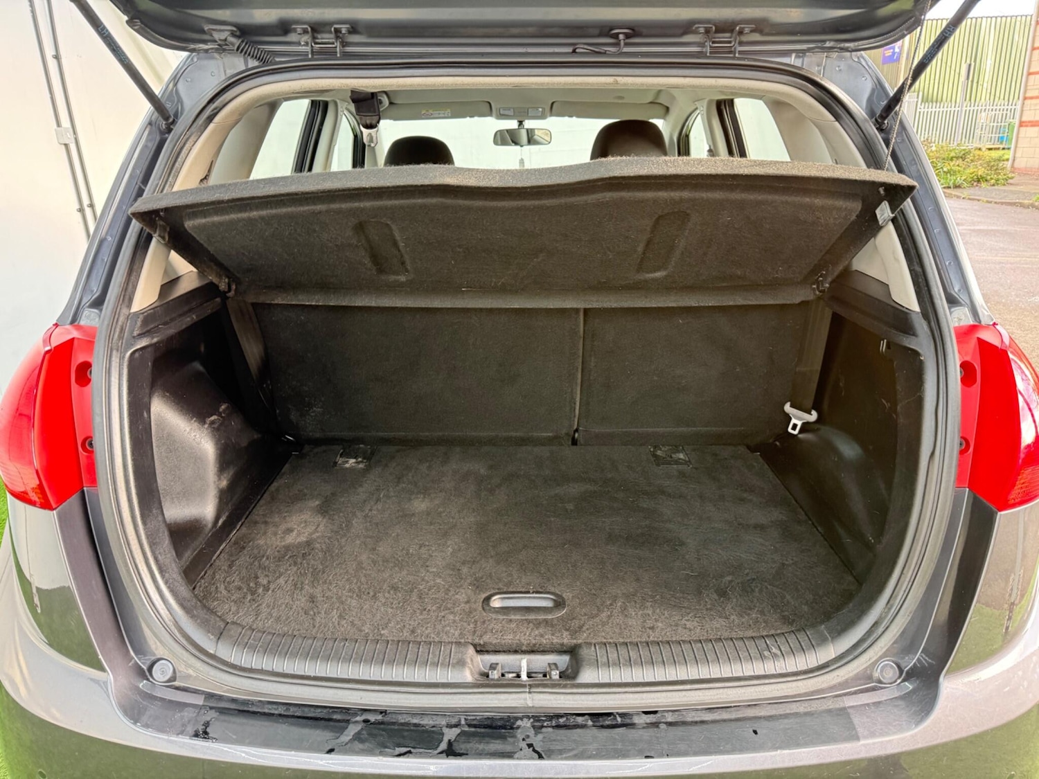 Used Kia Venga 2015 for sale - 77130882: Photo 8