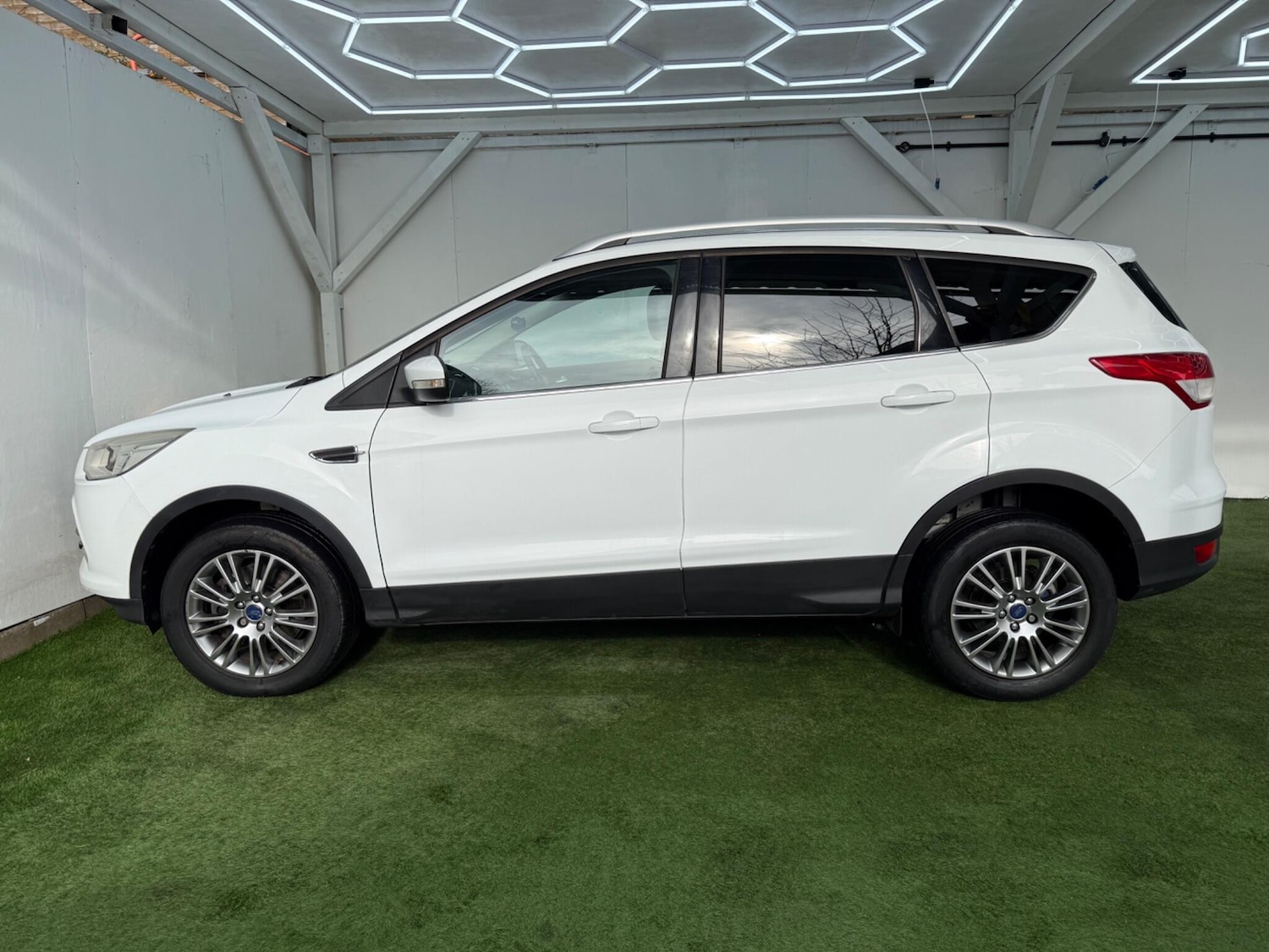 Used Ford Kuga 2014 for sale - 77550391: Photo 10