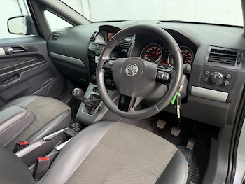 Used Vauxhall Zafira 2010 for sale - 78585637: Photo