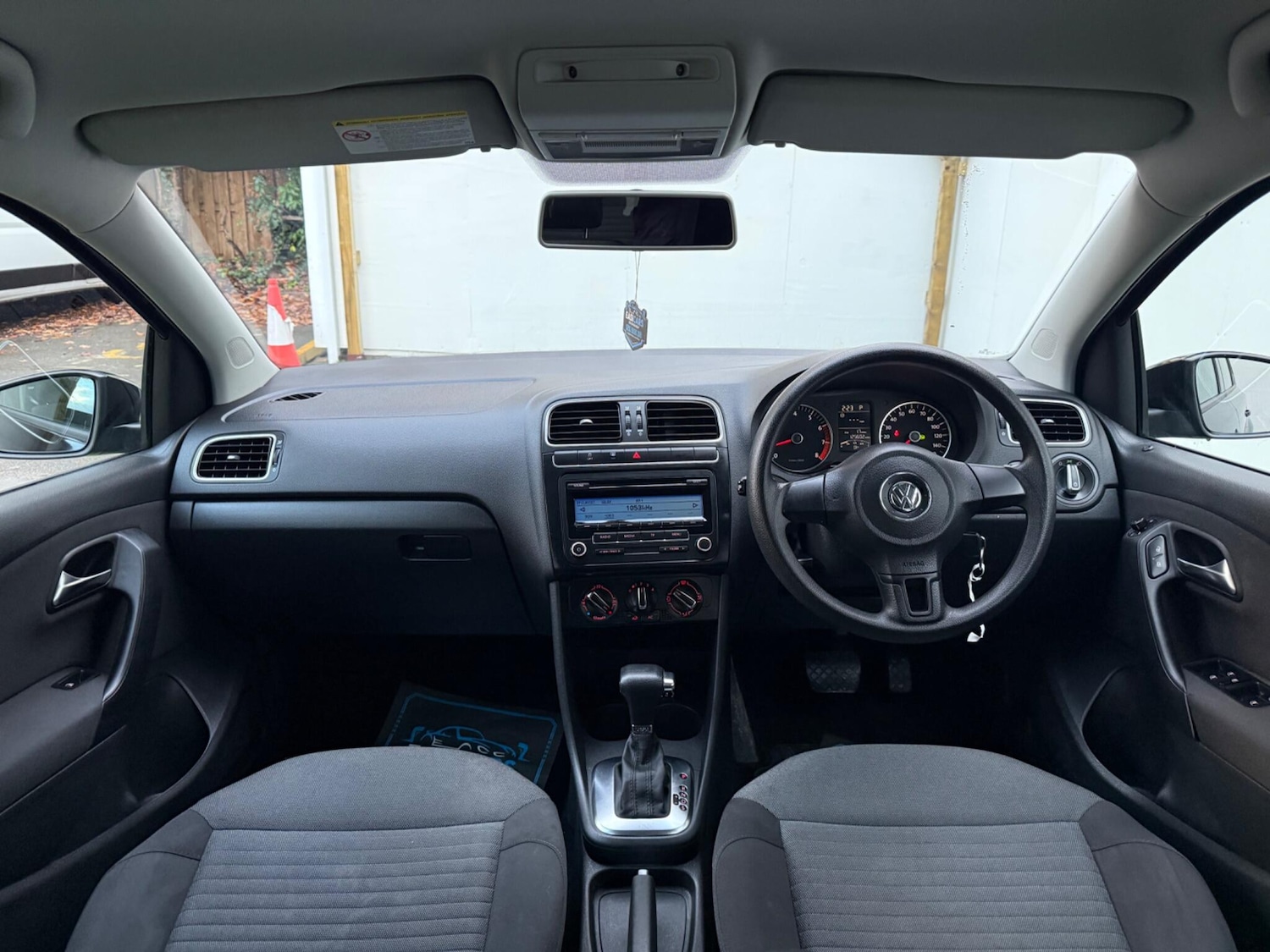 Used Volkswagen Polo 2010 for sale - 76549736: Photo 27