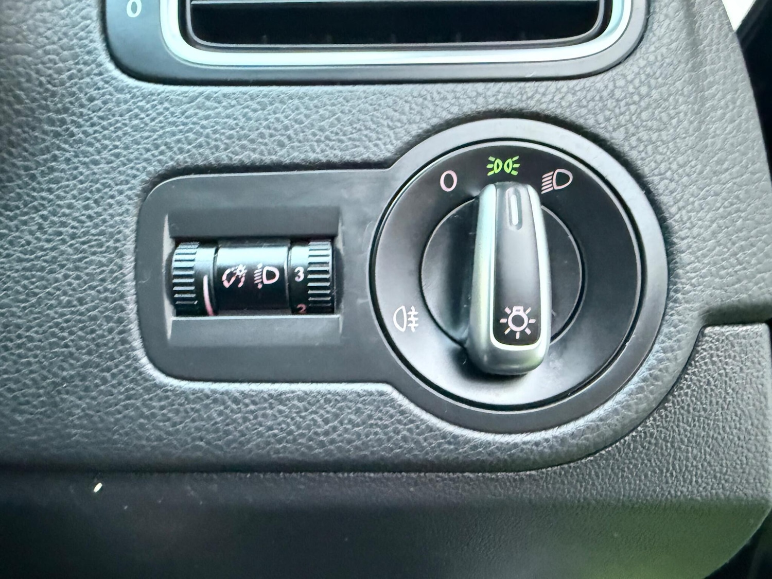 Used Volkswagen Polo 2010 for sale - 76549736: Photo 39