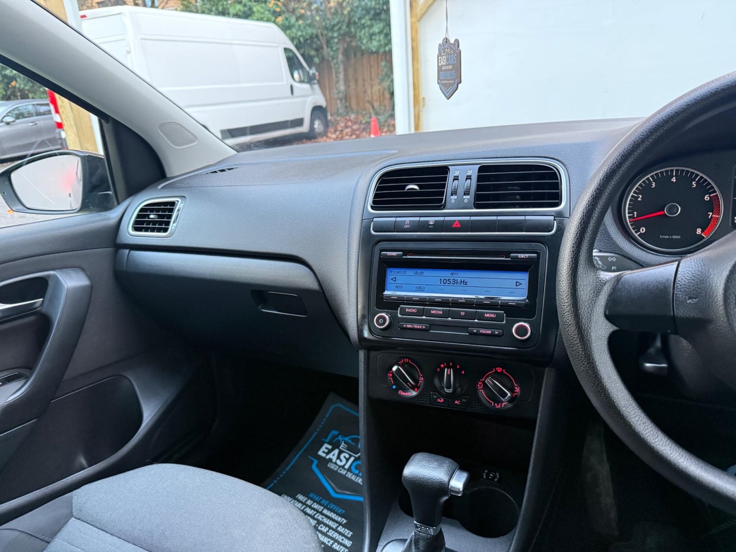 Used Volkswagen Polo 2010 for sale - 76549736: Photo 48