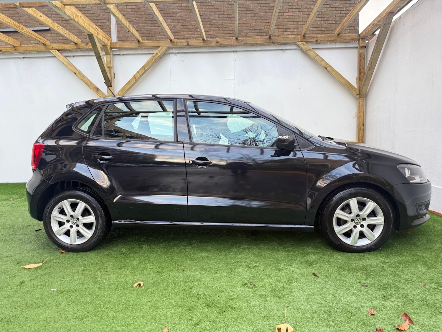 Used Volkswagen Polo 2010 for sale - 76549736: Photo 5