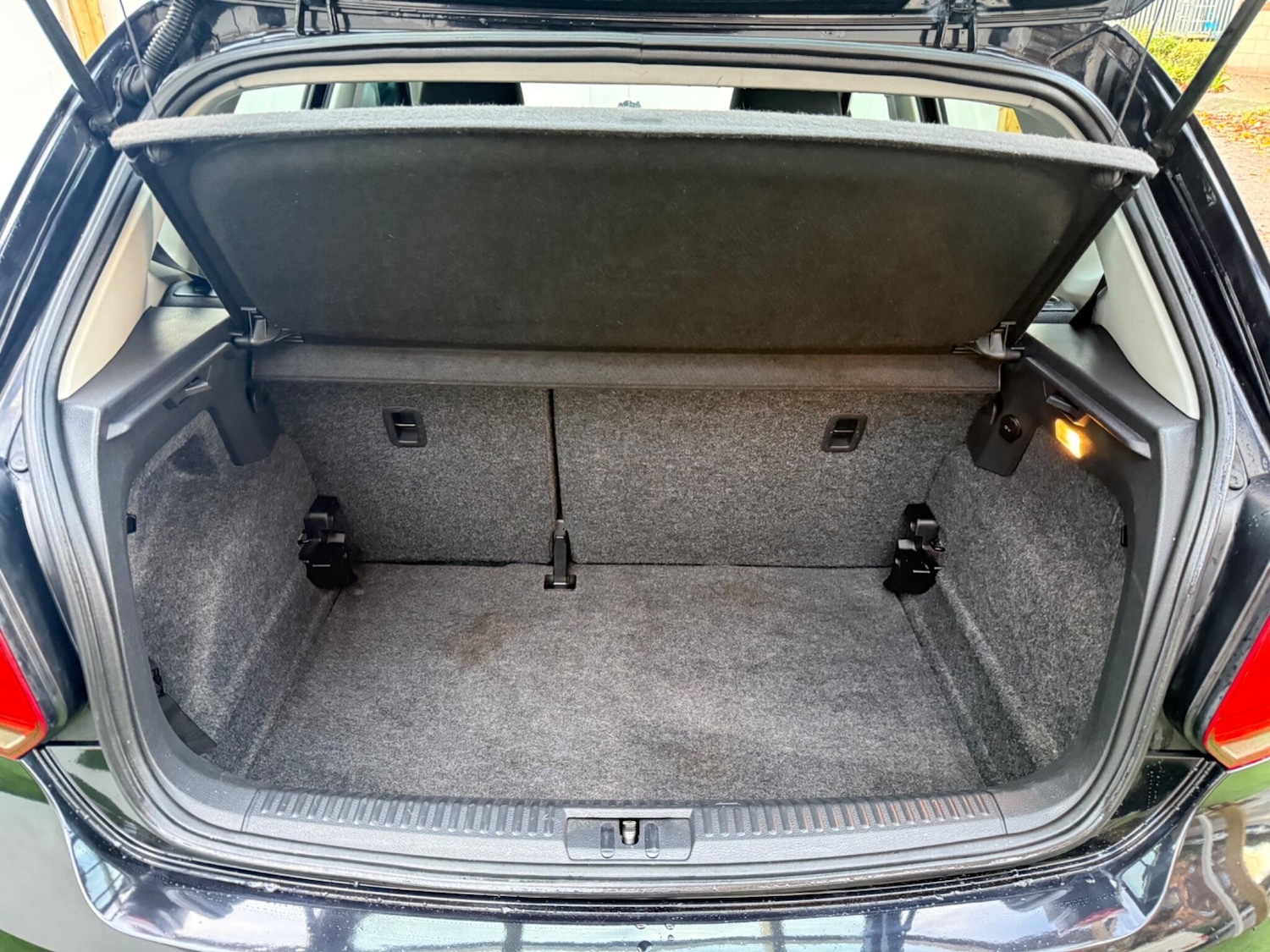 Used Volkswagen Polo 2010 for sale - 76549736: Photo 8