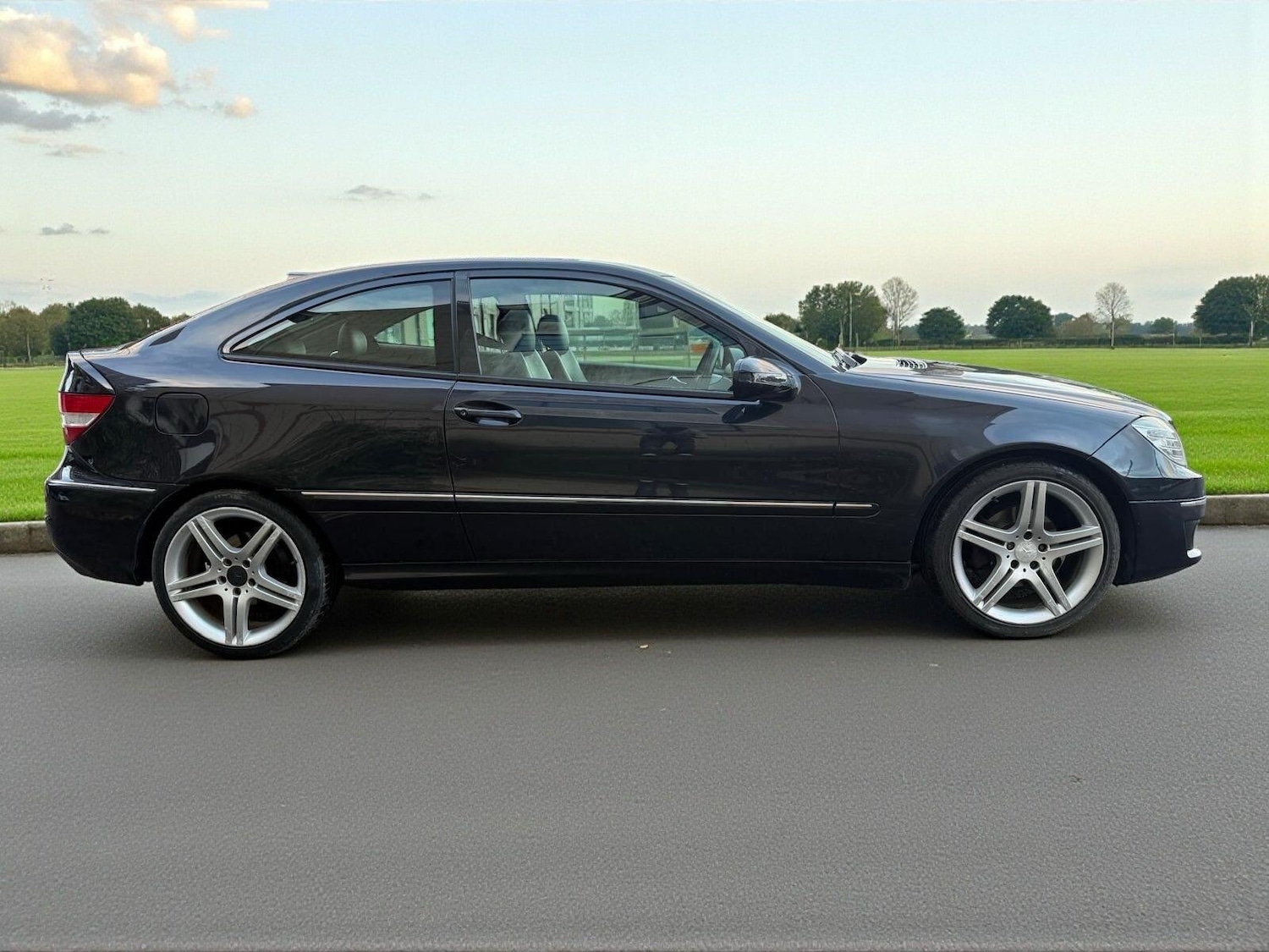 Used Mercedes-Benz C Class 2009 for sale - 76645373: Photo 5