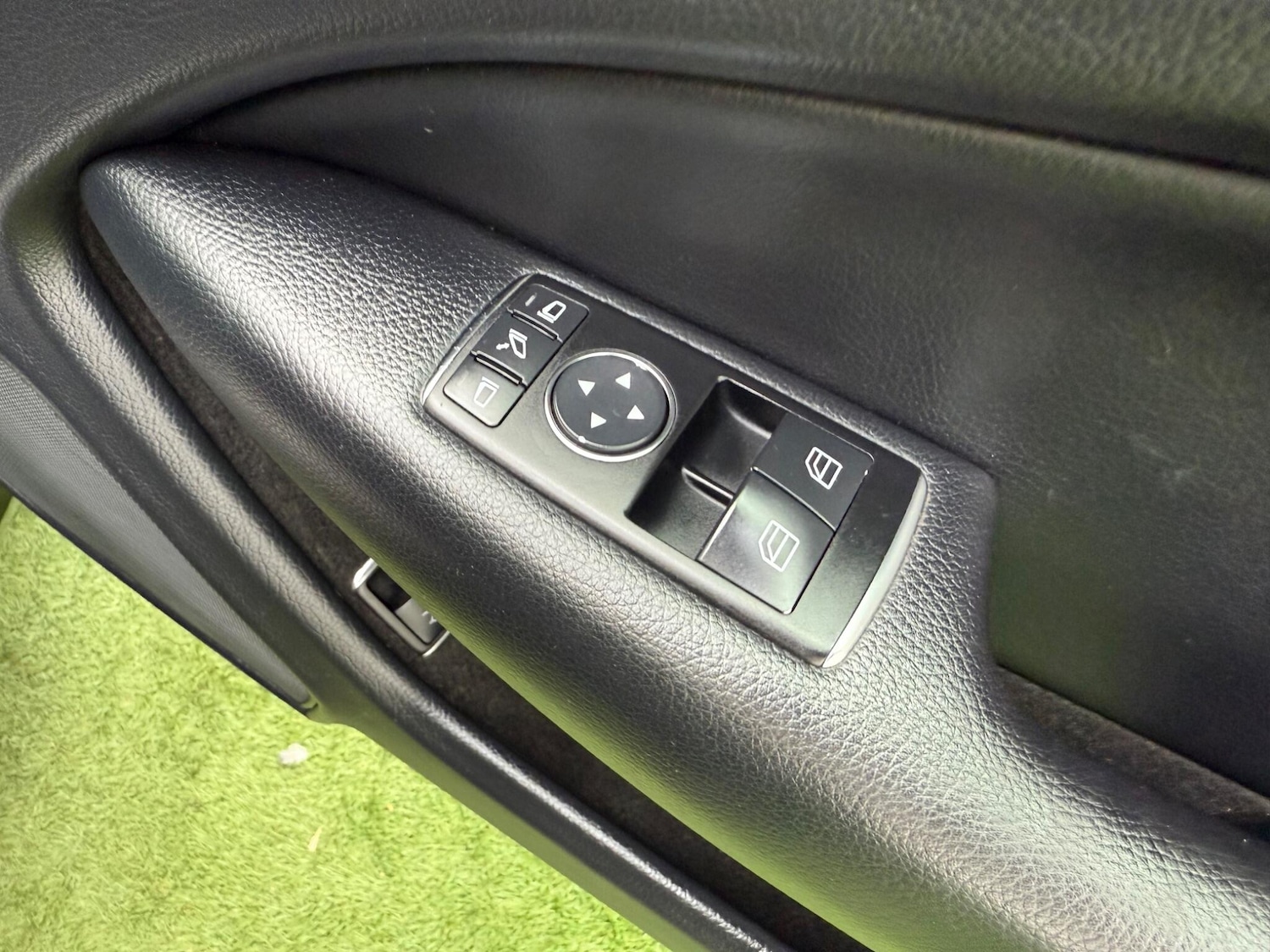 Used Mercedes-Benz C Class 2012 for sale - 76226359: Photo 35