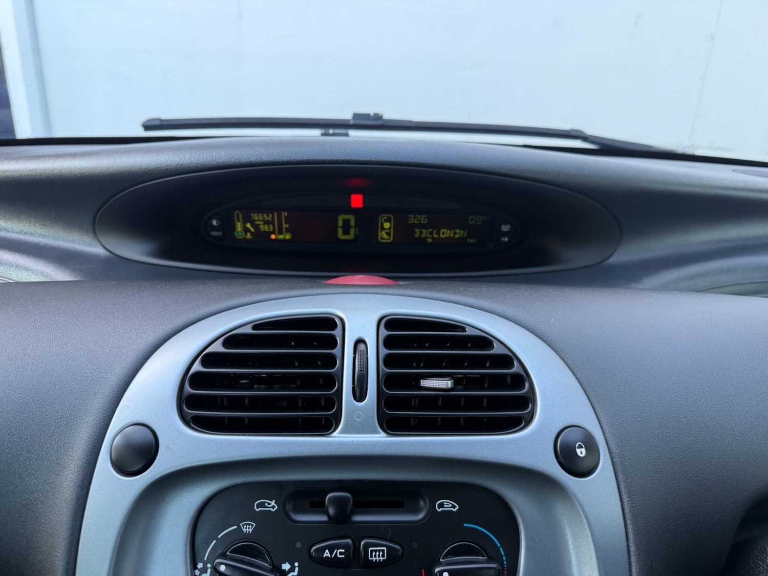 Used Citroen Xsara Picasso 2009 for sale - 76377803: Photo 28