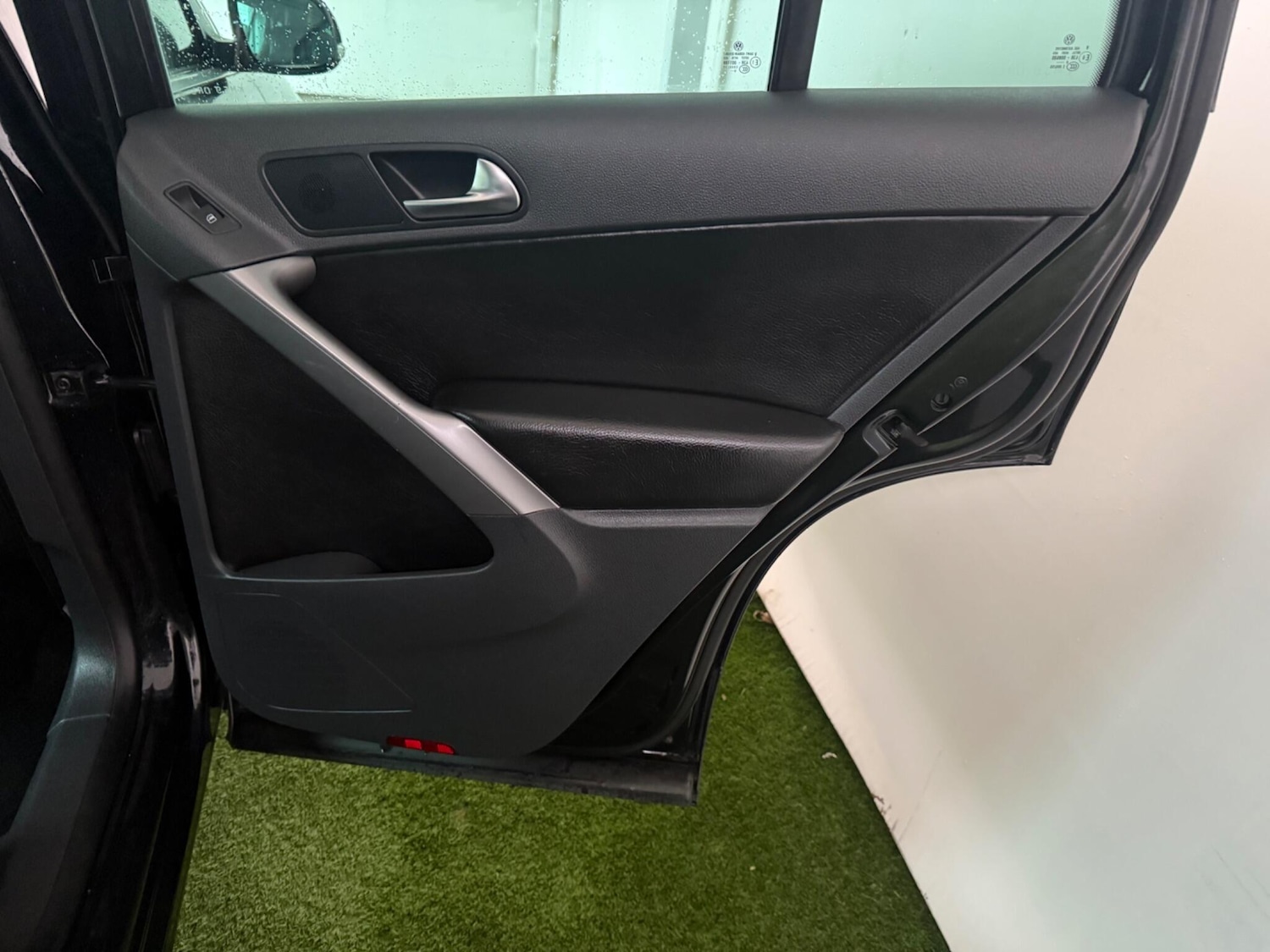 Used Volkswagen Tiguan 2009 for sale - 76800971: Photo 21