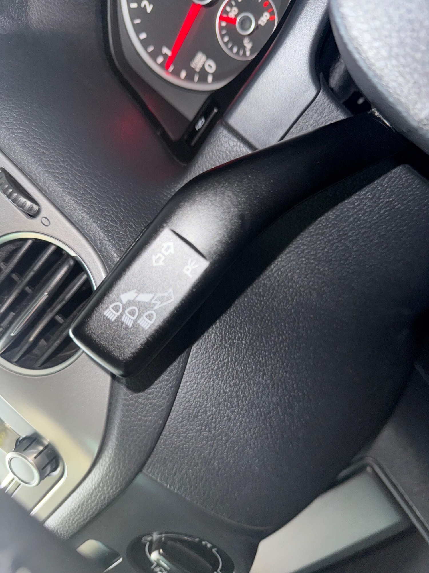 Used Volkswagen Tiguan 2009 for sale - 76800971: Photo 35