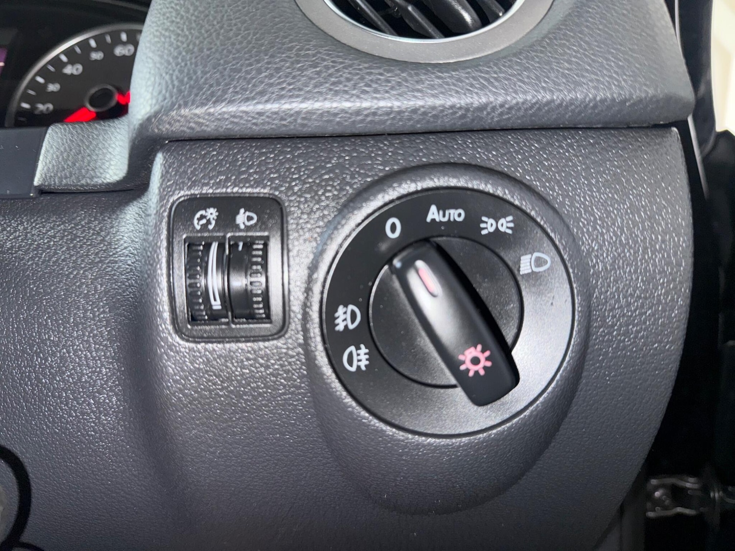 Used Volkswagen Tiguan 2009 for sale - 76800971: Photo 41