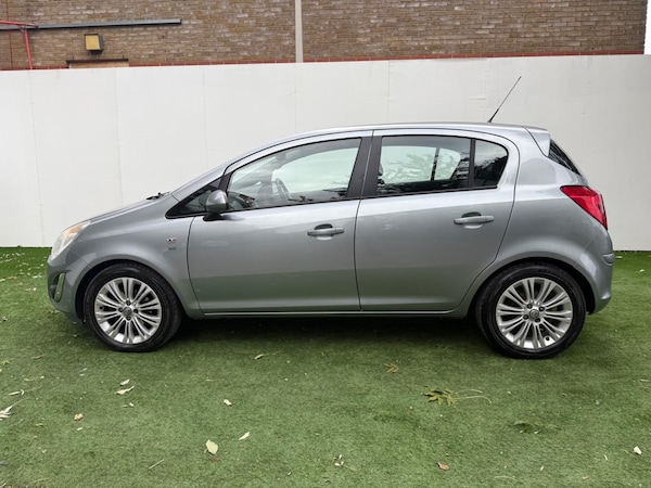 Used Vauxhall Corsa 2013 for sale - 76188800: Photo 10