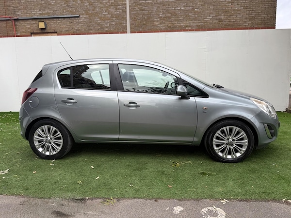Used Vauxhall Corsa 2013 for sale - 76188800: Photo 5
