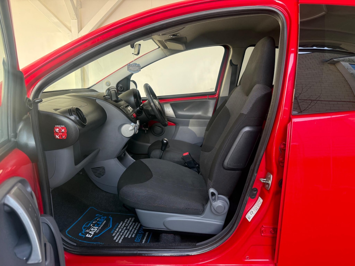 Used Toyota AYGO 2012 for sale - 77017067: Photo 25