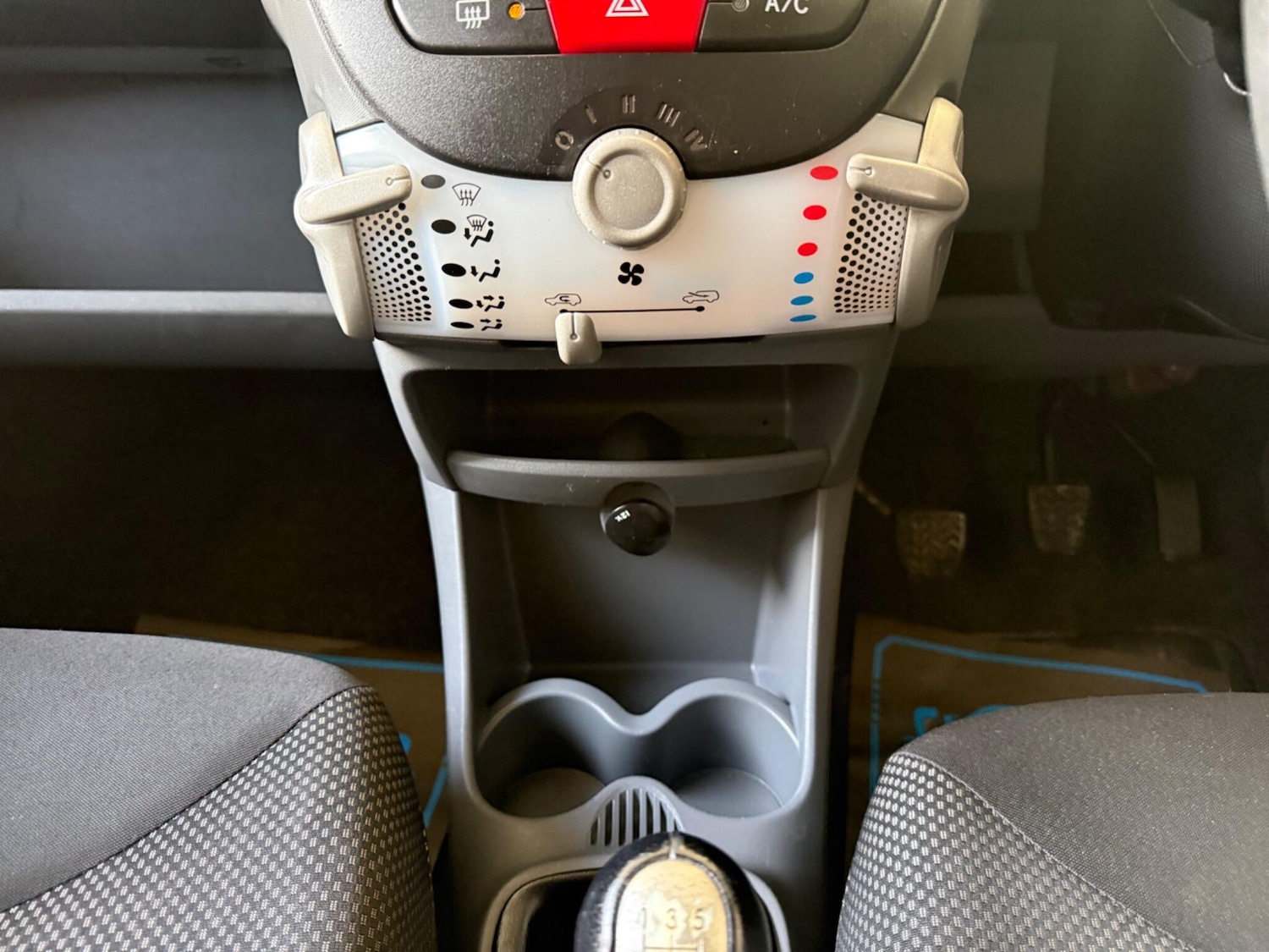 Used Toyota AYGO 2012 for sale - 77017067: Photo 30