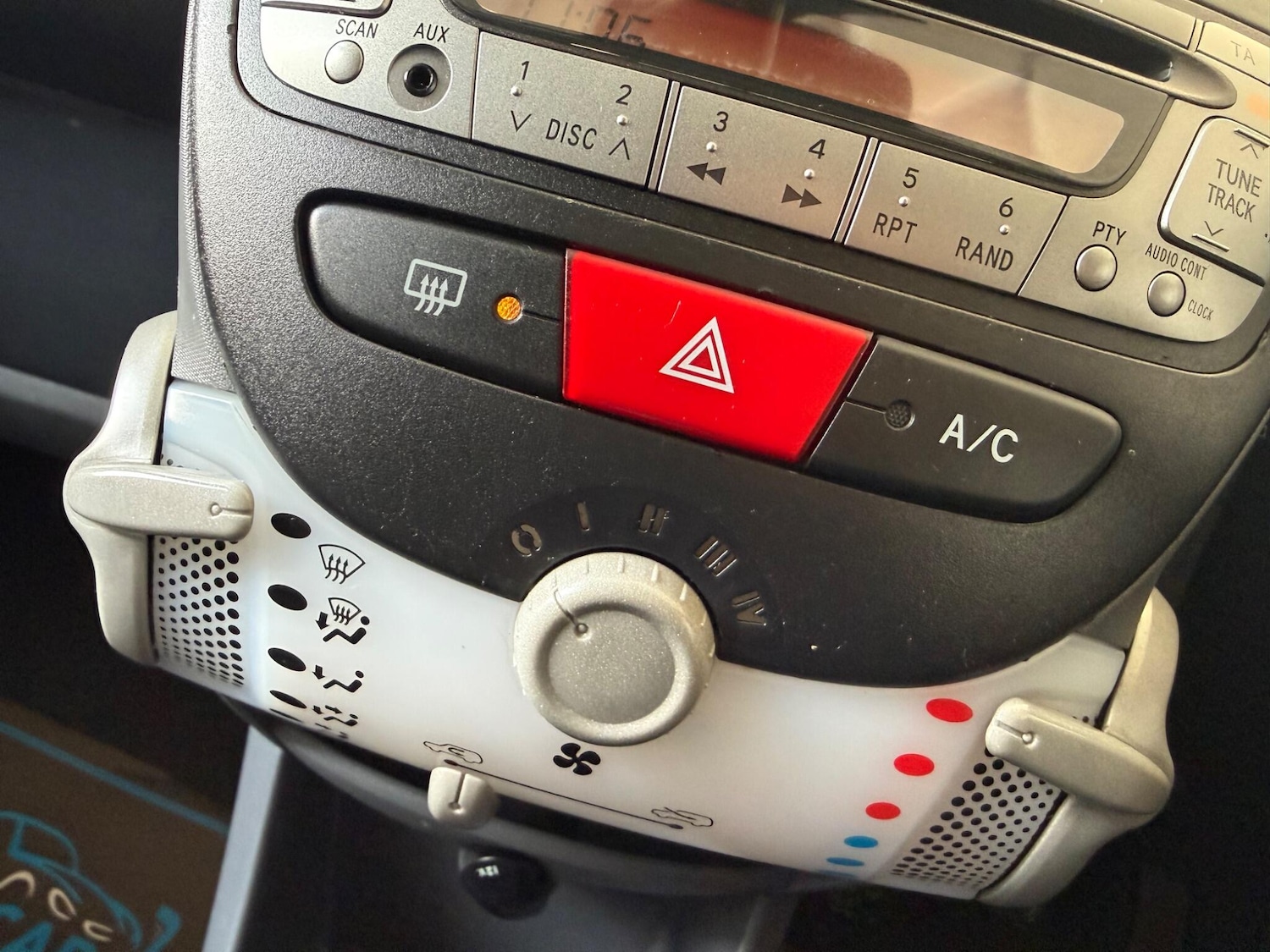 Used Toyota AYGO 2012 for sale - 77017067: Photo 43